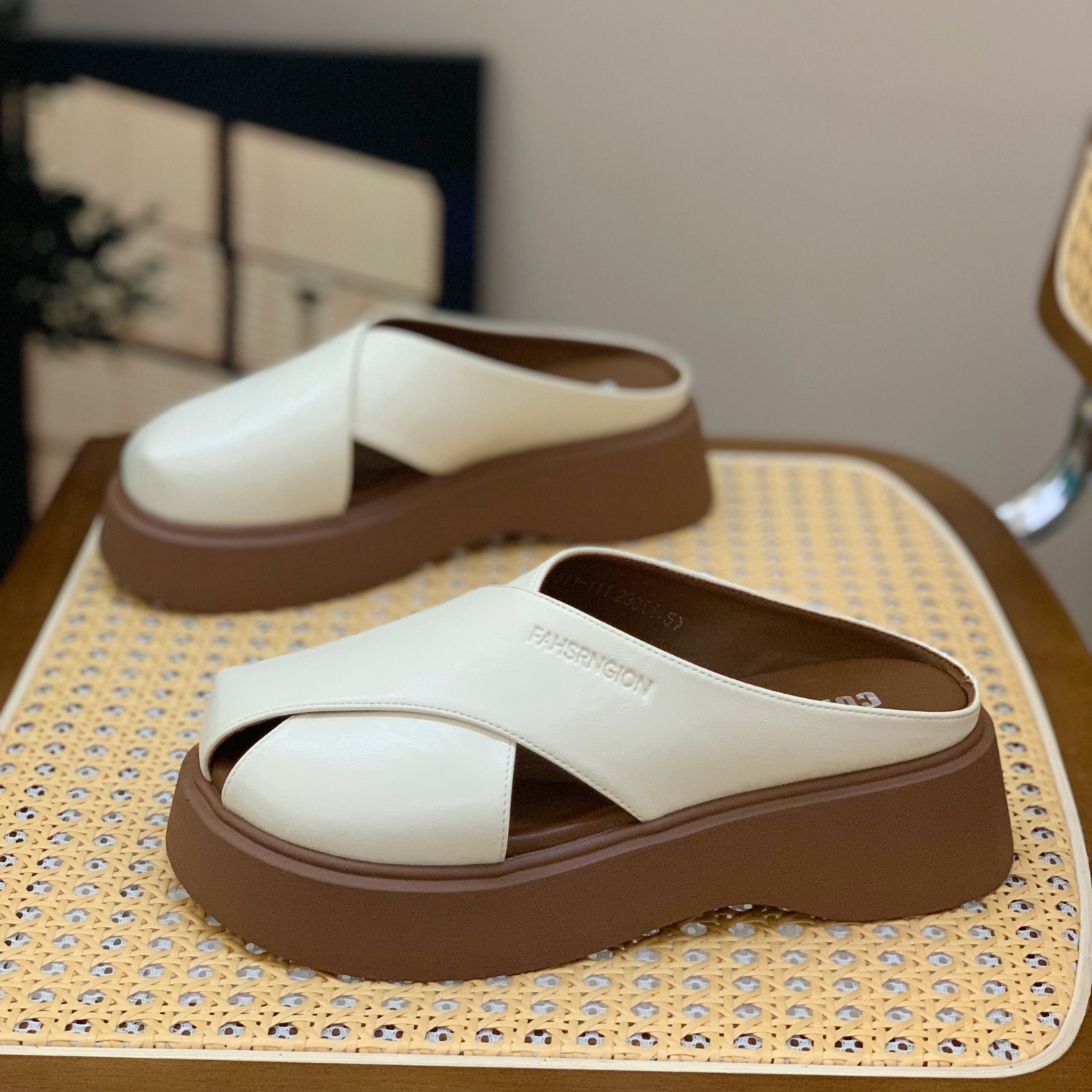 Women's Thick-Soled Open-Toe Half Slippers - 2025 Summer Versatile Slip-On Breathable Woven Shoes Women's Thick-Soled Open-Toe Half Slippers - 2025 Summer Versatile Slip-On Breathable Woven Shoes