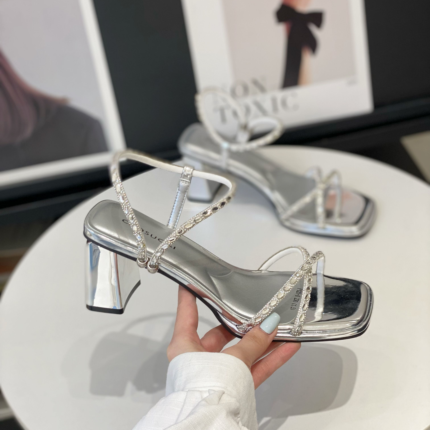 Women's Two-Way Fairy Style Sandals with Rhinestone Chunky Heel, Square Toe, Open-Toe Roman Slippers for Summer 2025 Women's Two-Way Fairy Style Sandals with Rhinestone Chunky Heel, Square Toe, Open-Toe Roman Slippers for Summer 2025