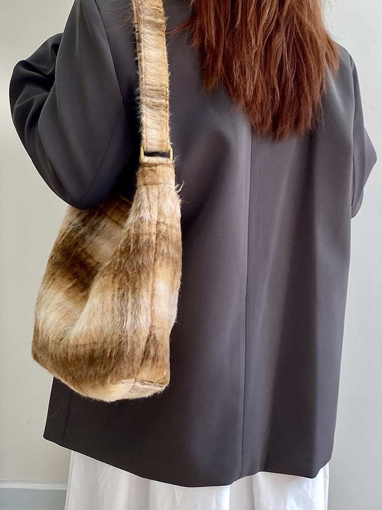 Women's Versatile Plaid Woolen Canvas Tote Bag - Spring Summer Melard Plush Handbag for Everyday Style Women's Versatile Plaid Woolen Canvas Tote Bag - Spring Summer Melard Plush Handbag for Everyday Style