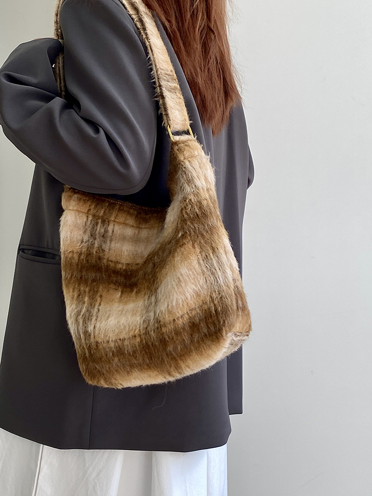 Women's Versatile Plaid Woolen Canvas Tote Bag - Spring Summer Melard Plush Handbag for Everyday Style Women's Versatile Plaid Woolen Canvas Tote Bag - Spring Summer Melard Plush Handbag for Everyday Style