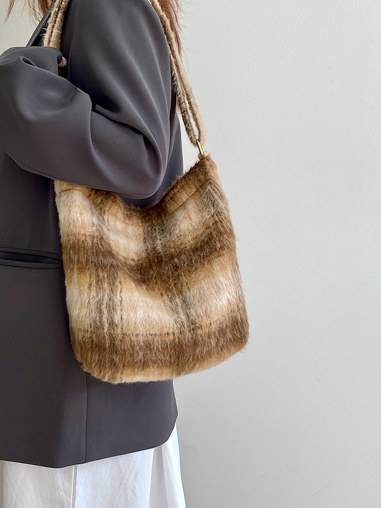 Women's Versatile Plaid Woolen Canvas Tote Bag - Spring Summer Melard Plush Handbag for Everyday Style Women's Versatile Plaid Woolen Canvas Tote Bag - Spring Summer Melard Plush Handbag for Everyday Style