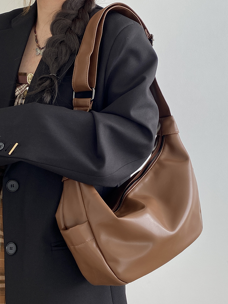 Women's Vintage Crescent Crossbody Bag with Wide Straps - 2025 Spring/Summer Street Style Messenger Bag