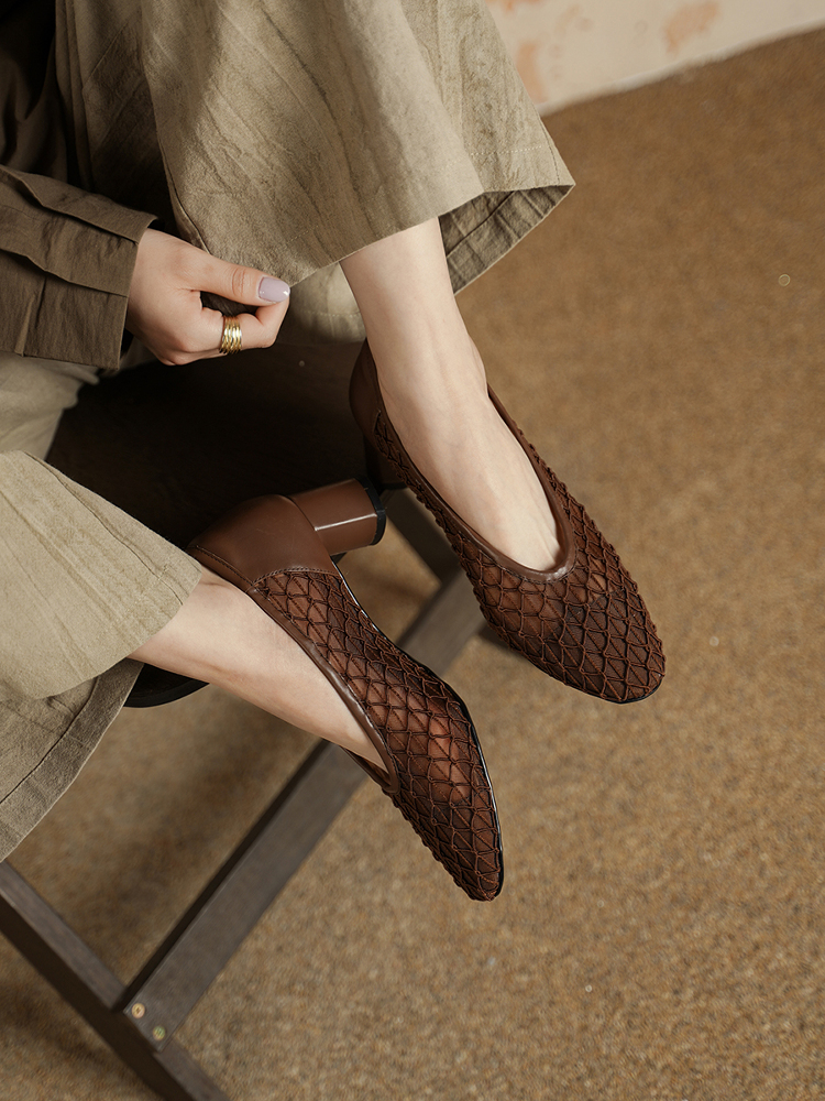 Women's Vintage Round Toe Chunky Mid-Heel Slip-On Sandals - Genuine Leather Hollow Mesh Design for Spring/Summer 2025 Women's Vintage Round Toe Chunky Mid-Heel Slip-On Sandals - Genuine Leather Hollow Mesh Design for Spring/Summer 2025