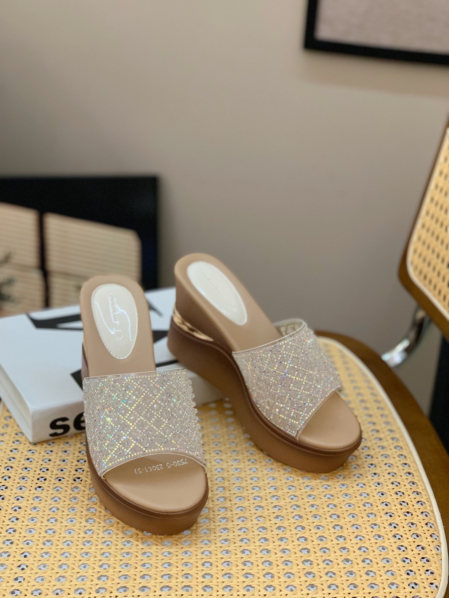 Women's Wedge Sandals 2025 - Summer Platform Slip-On with Thick Sole and Rhinestone Details, Stylish and Versatile Footwear Women's Wedge Sandals 2025 - Summer Platform Slip-On with Thick Sole and Rhinestone Details, Stylish and Versatile Footwear