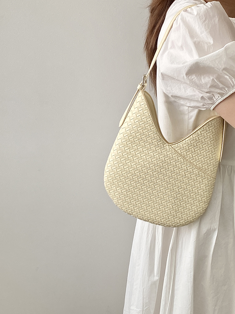 Women's Woven Hand-Held Underarm Bag - High-End Feel Spring/Summer Crossbody Bag for 2025 - Trendy Niche Design