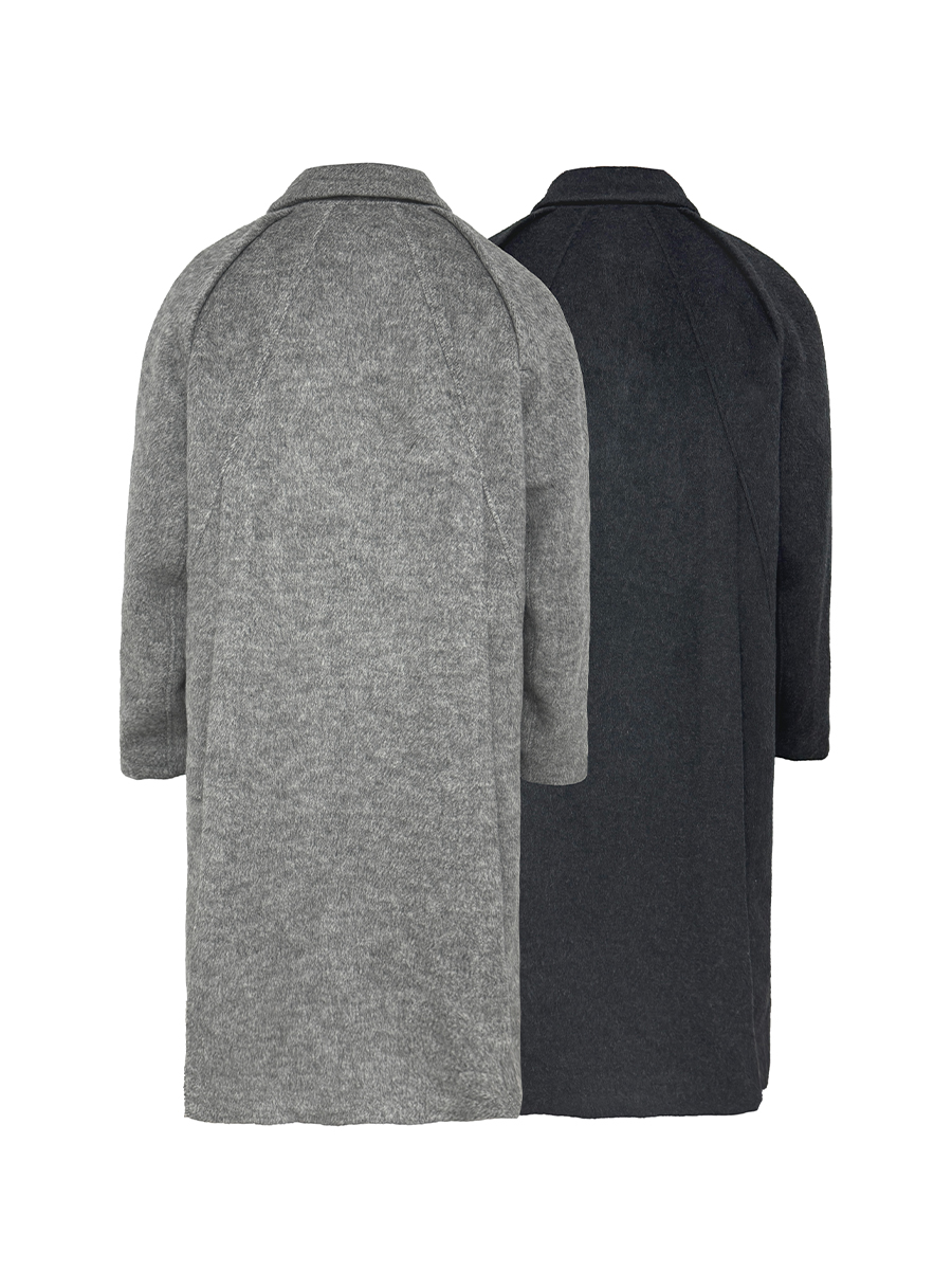 Wool Overcoat with Loose Leaf Arc Structure and Raglan Sleeves - Stylish 90s-Inspired Outerwear for a Chic Look Wool Overcoat with Loose Leaf Arc Structure and Raglan Sleeves - Stylish 90s-Inspired Outerwear for a Chic Look
