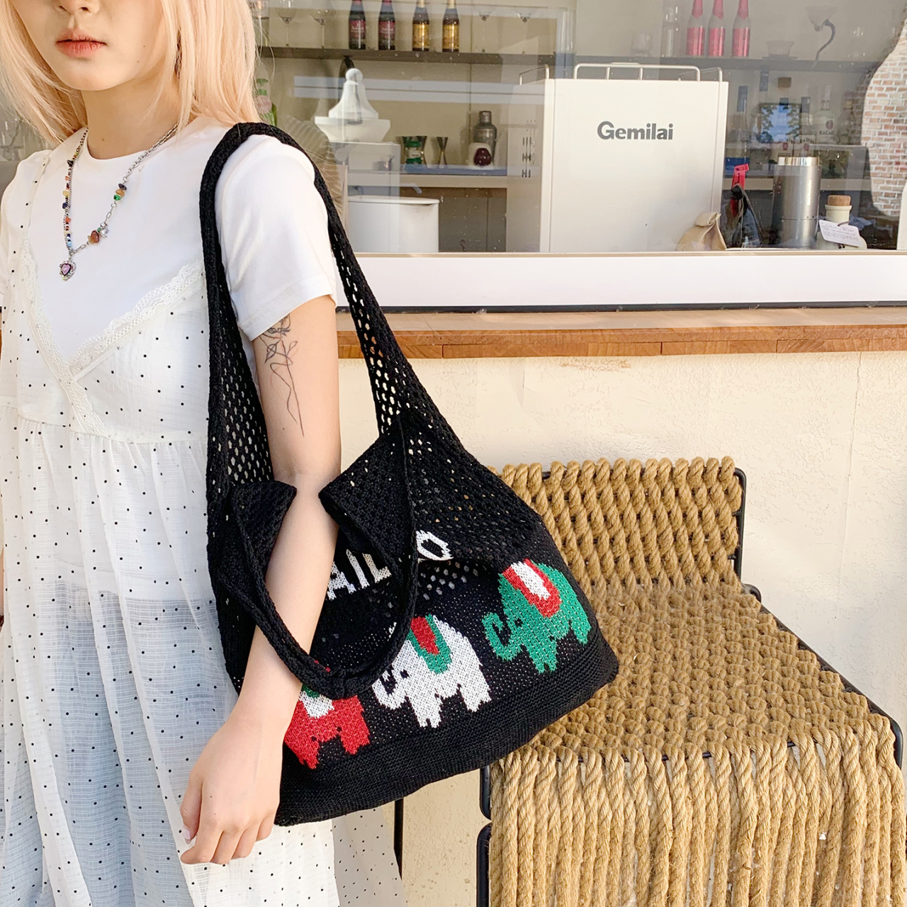 Woven Fishing Net Tote Bag for Women, Stylish Artistic Shoulder Bag, 2025 Trendy Versatile Beach Bag, Perfect for Travel Woven Fishing Net Tote Bag for Women, Stylish Artistic Shoulder Bag, 2025 Trendy Versatile Beach Bag, Perfect for Travel