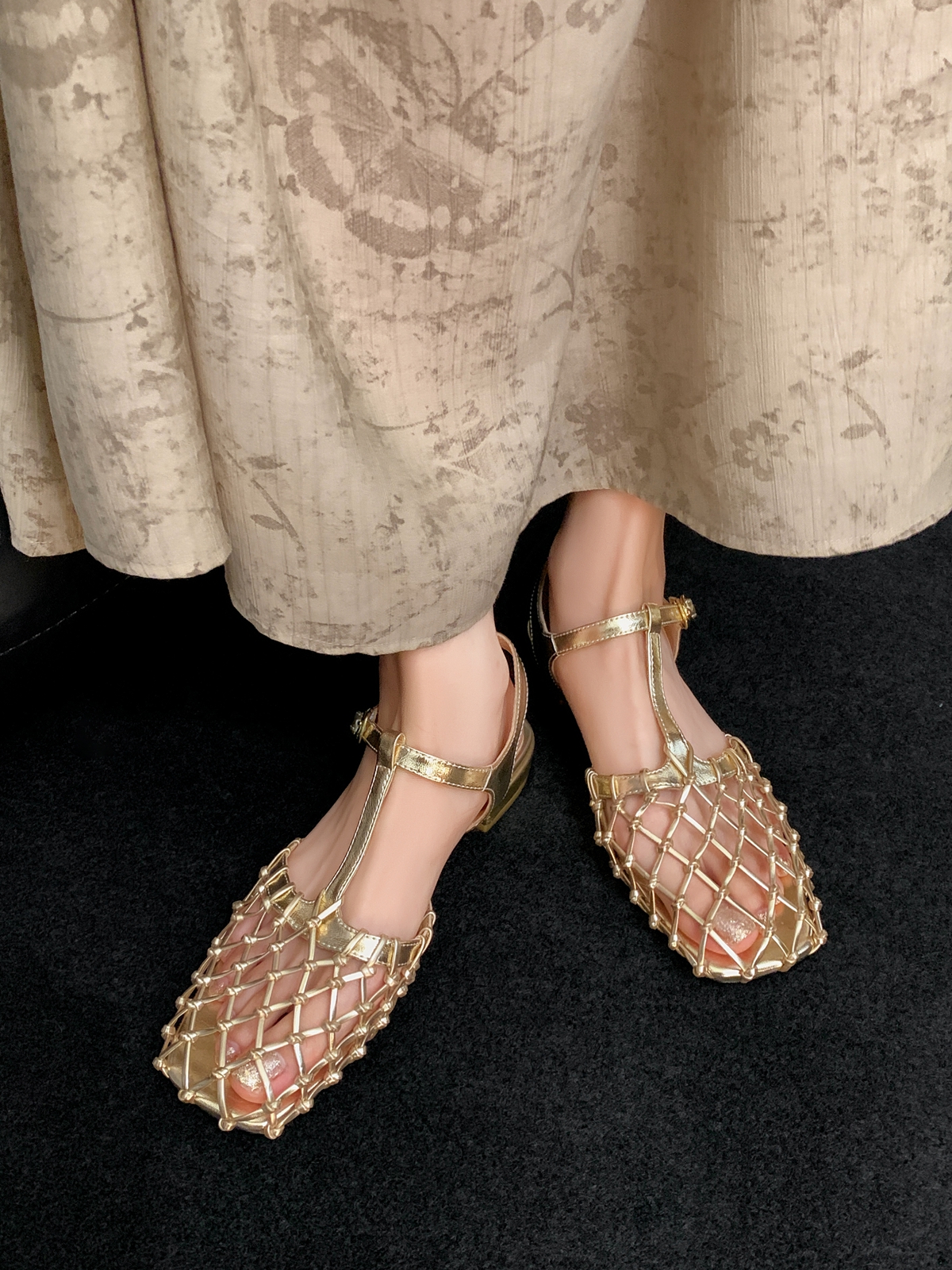 Woven Hollow Low-Heeled Roman Sandals for Women - Dreamcatcher Design, Summer Vacation Style, Gold Pig Cage Shoes Woven Hollow Low-Heeled Roman Sandals for Women - Dreamcatcher Design, Summer Vacation Style, Gold Pig Cage Shoes