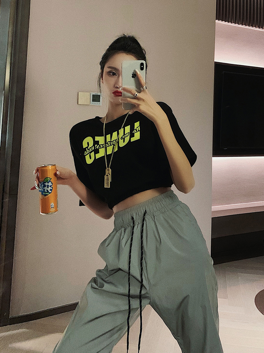 Y2K American-style K-pop Dance Cropped Top for Women - Sweet and Spicy Short Sleeve T-Shirt for Girl Group Outfits