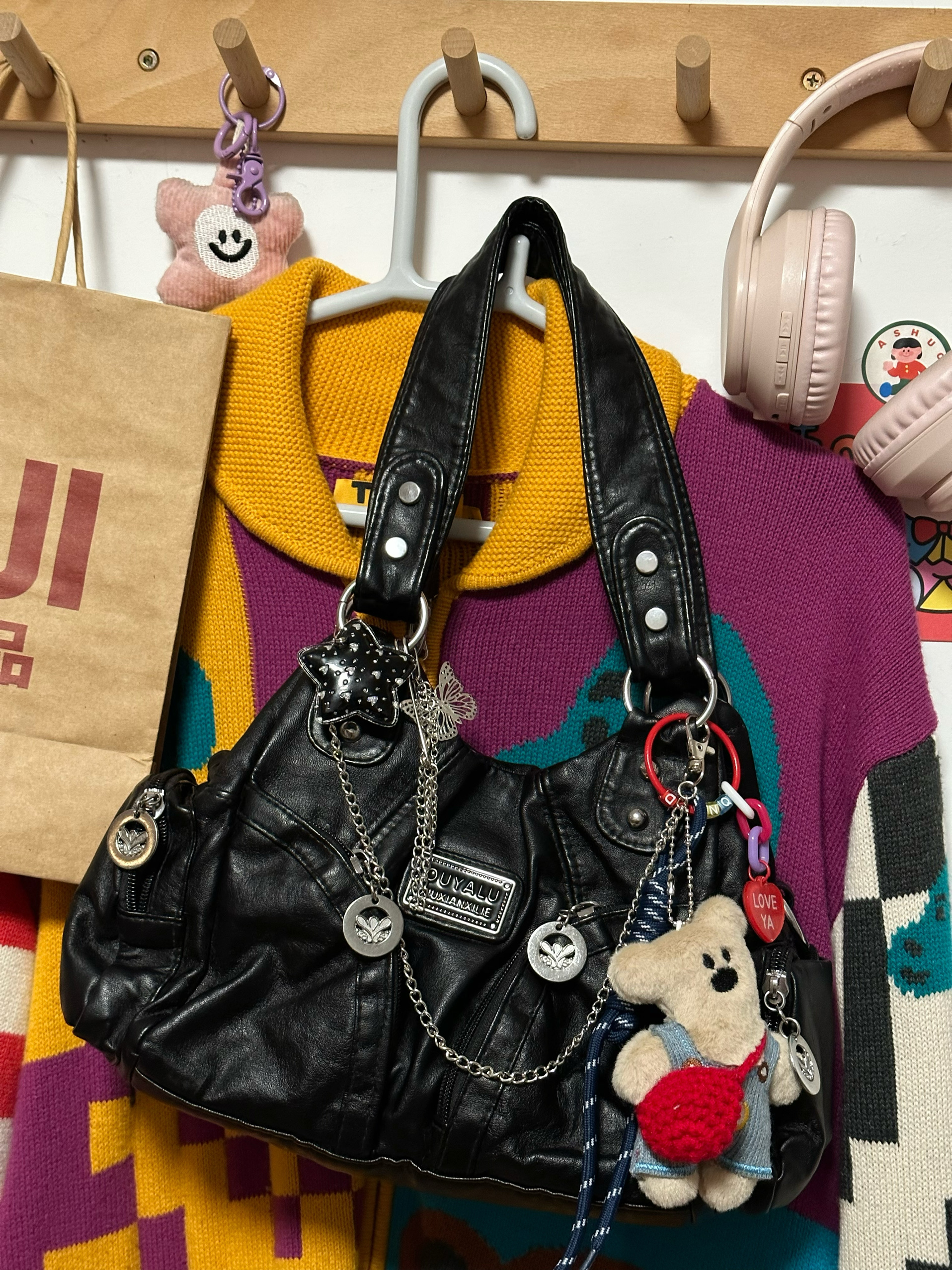 Y2K Black Underarm Bag - Trendy Shoulder Crossbody Bag for Students, Chic Small Bag with Spicy Girl Style Y2K Black Underarm Bag - Trendy Shoulder Crossbody Bag for Students, Chic Small Bag with Spicy Girl Style