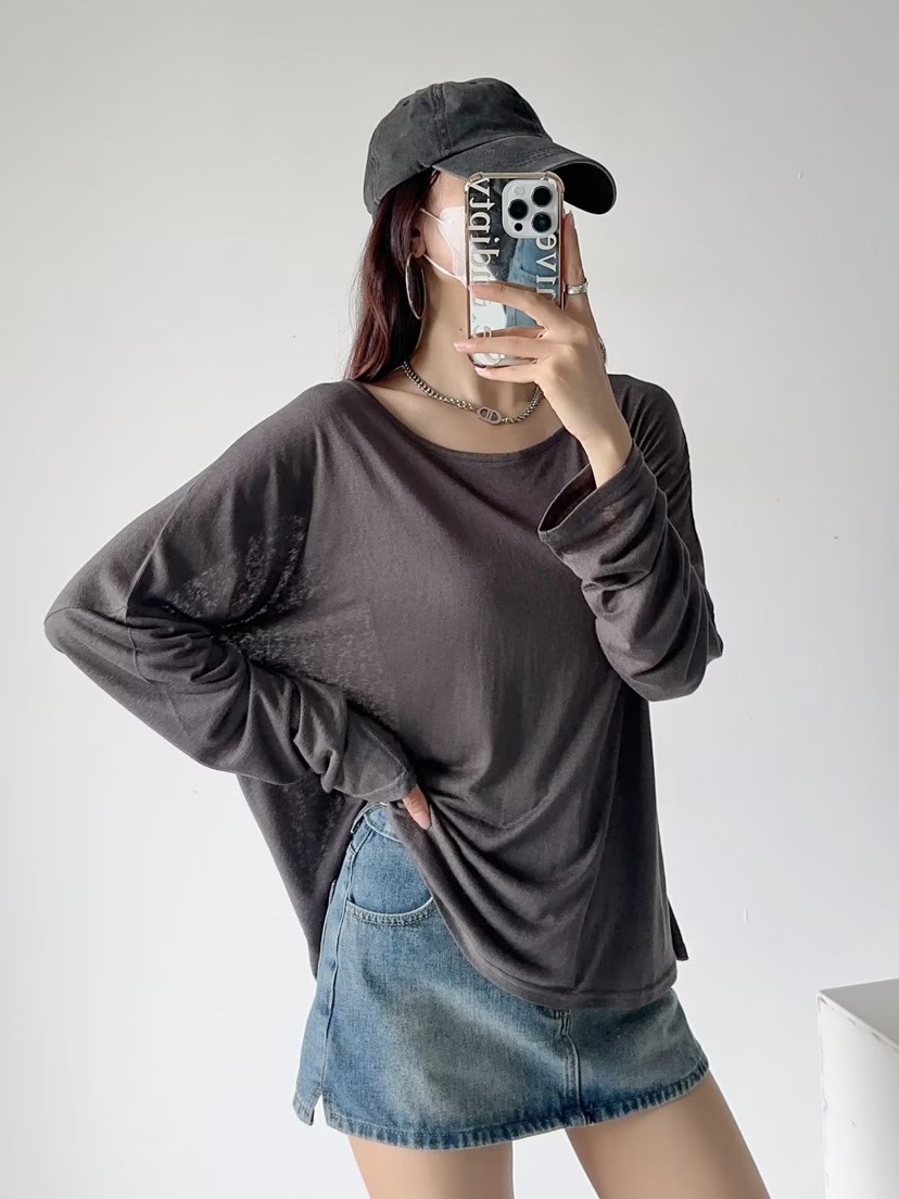 Y2K Jazz-Style Loose Long Sleeve Sun Protection Cover-Up for Women - Relaxed Fit Perfect for Dancing and Everyday Wear Y2K Jazz-Style Loose Long Sleeve Sun Protection Cover-Up for Women - Relaxed Fit Perfect for Dancing and Everyday Wear