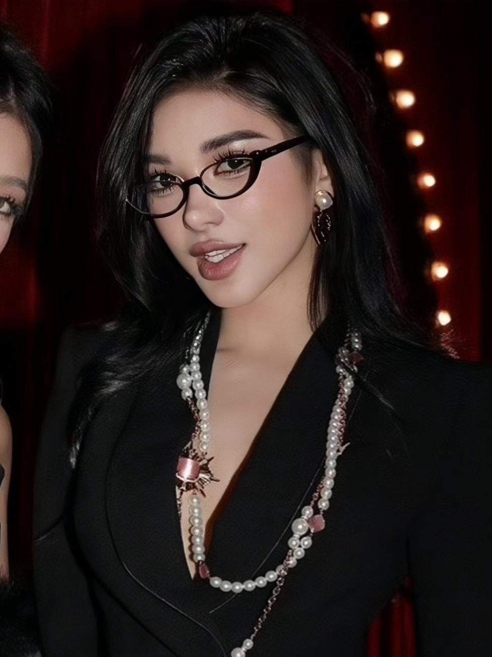 Y2K Retro Leopard Print Cat-Eye Glasses for Small Faces - Stylish European and American Design, Ideal for Makeup-Free Looks Y2K Retro Leopard Print Cat-Eye Glasses for Small Faces - Stylish European and American Design, Ideal for Makeup-Free Looks