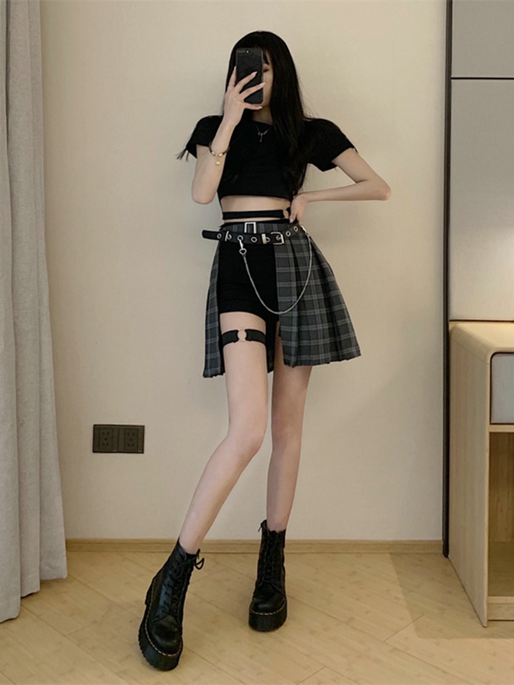 Y2K Spicy Girl Tactical Plaid Skirt for Jazz Dance - Short Stage Performance Costume in Group Style Y2K Spicy Girl Tactical Plaid Skirt for Jazz Dance - Short Stage Performance Costume in Group Style
