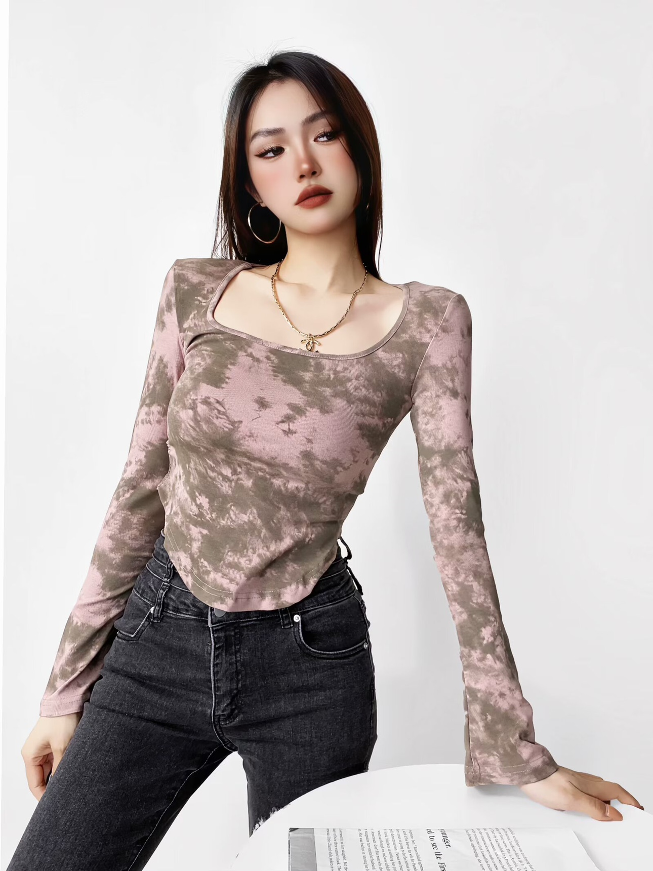 Y2K Spicy Girl Tie-Dye Square Neck Flared Long Sleeve T-Shirt with Pleated Waist and Slimming Curved Hem for Women Y2K Spicy Girl Tie-Dye Square Neck Flared Long Sleeve T-Shirt with Pleated Waist and Slimming Curved Hem for Women