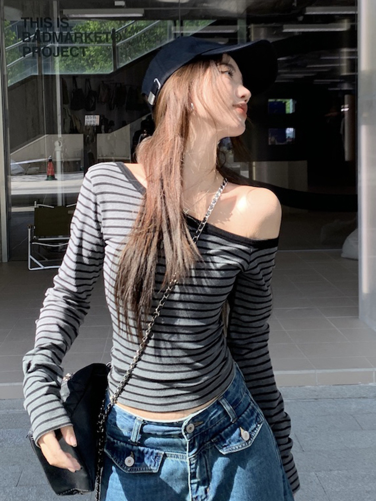 Y2K Striped K-Pop Jazz Dance Top - Women's Slim-Fit Long Sleeve T-Shirt for Internet Celebrity Style Y2K Striped K-Pop Jazz Dance Top - Women's Slim-Fit Long Sleeve T-Shirt for Internet Celebrity Style