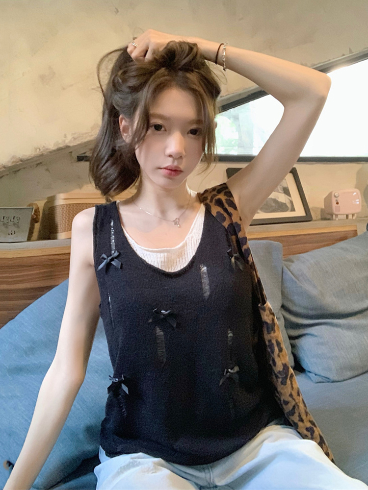 Y2K Style Wasteland Wind Top for Women - Faux Two-Piece Vest, Jazz Dance Inspired, European & American Fashion, K-Pop Outfit Y2K Style Wasteland Wind Top for Women - Faux Two-Piece Vest, Jazz Dance Inspired, European & American Fashion, K-Pop Outfit