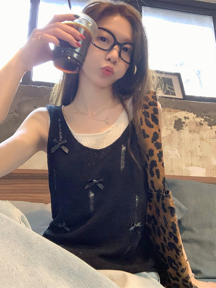 Y2K Style Wasteland Wind Top for Women - Faux Two-Piece Vest, Jazz Dance Inspired, European & American Fashion, K-Pop Outfit Y2K Style Wasteland Wind Top for Women - Faux Two-Piece Vest, Jazz Dance Inspired, European & American Fashion, K-Pop Outfit