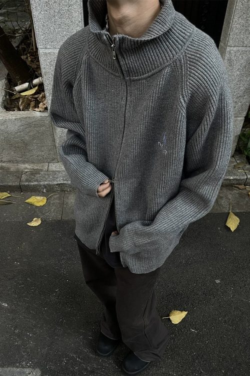 Back Logo Zip Knit