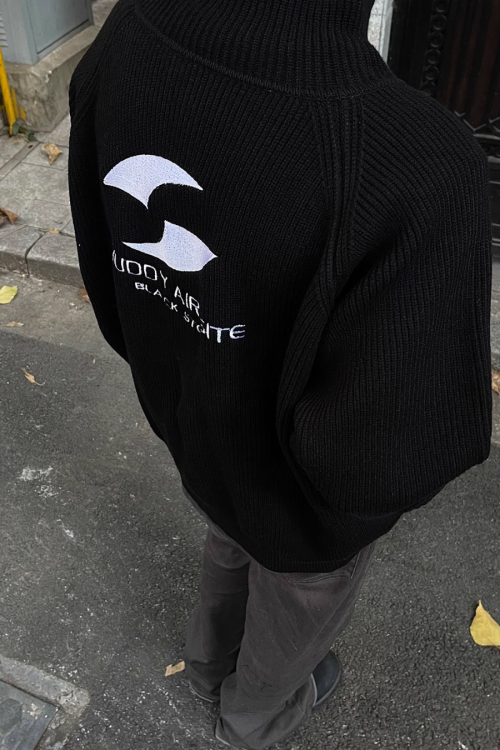 Back Logo Zip Knit