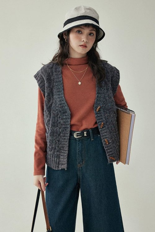 Basic High-Neck Top