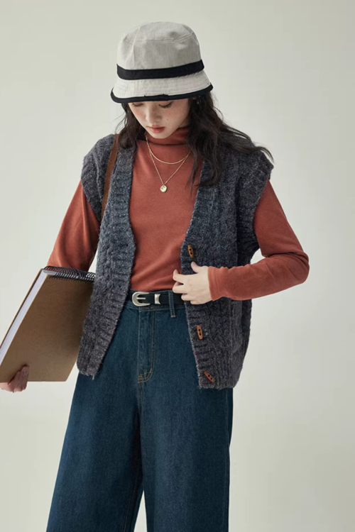 Basic High-Neck Top