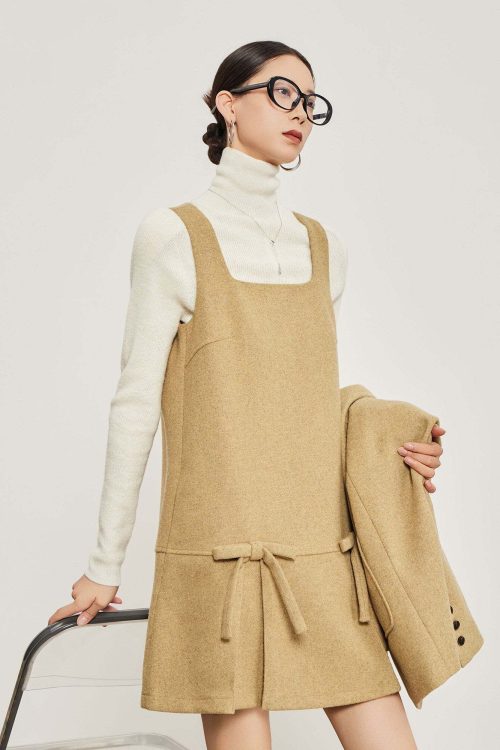 Light Camel Big Blazer / Sleeveless Dress