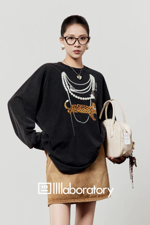 Necklace Design Knit Top / Denim Belt Skirt