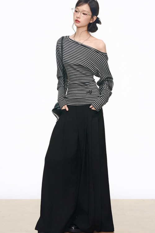 One-Shoulder Border Top / Wide Silhouette Pants