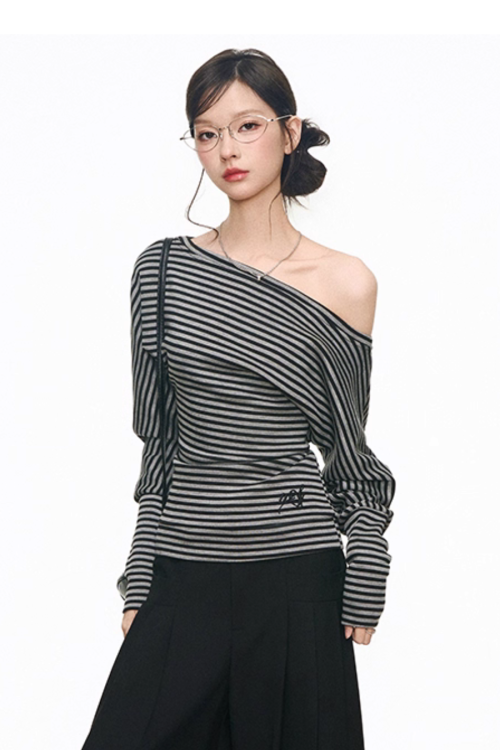 One-Shoulder Border Top / Wide Silhouette Pants
