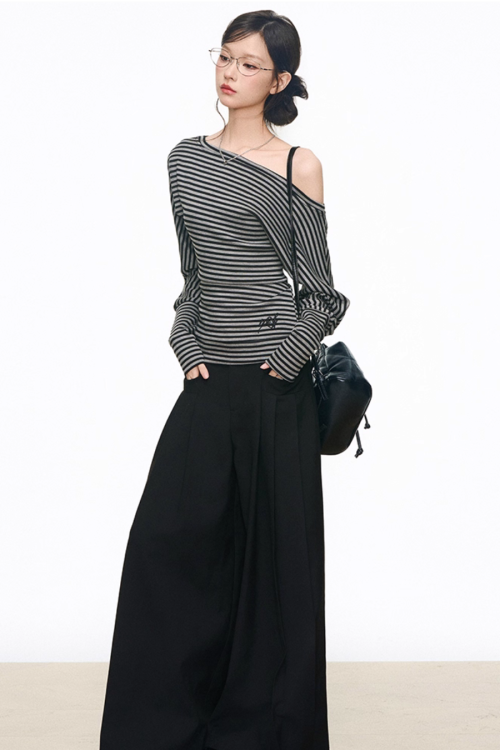 One-Shoulder Border Top / Wide Silhouette Pants