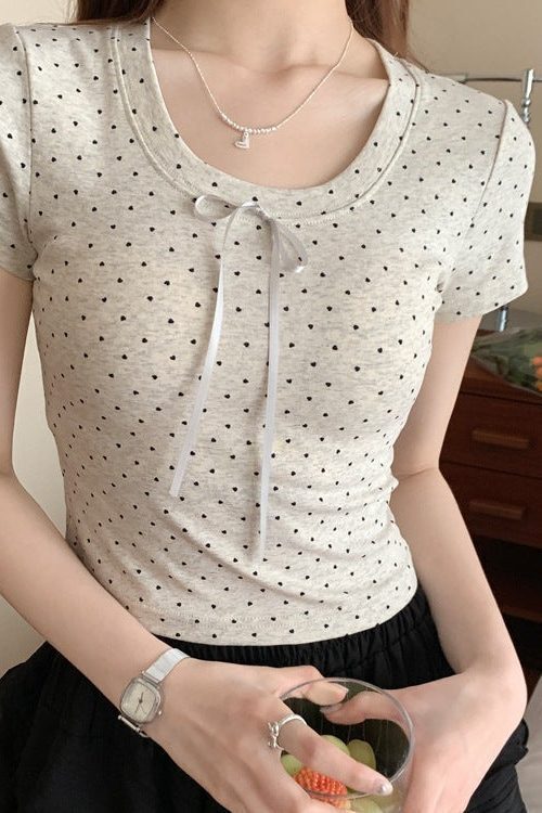 OOTD: Coquette Short Sleeve Tee + Wide Leg Jeans + Tote Bag