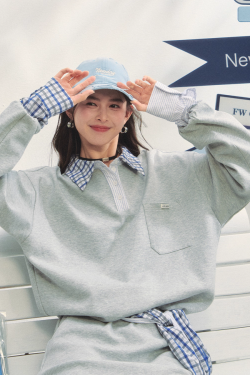 Paid Collar Polo Knit / Mini Skirt