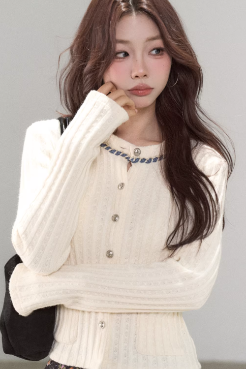 Round Neck Tight Knit Top