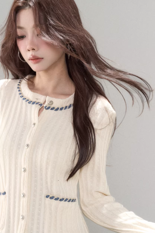 Round Neck Tight Knit Top