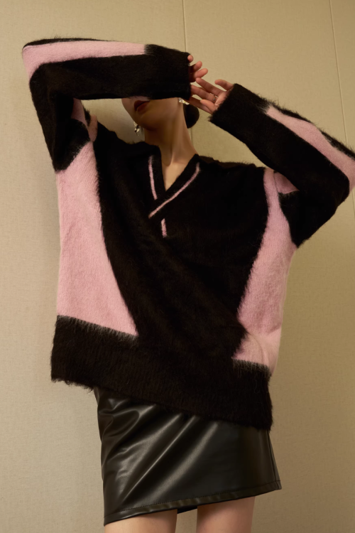 Shaggy V-Neck Knit Top / Pleated Mini Skirt