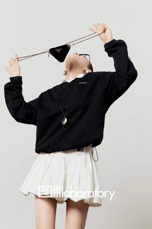 Side Line Black Top / Balloon Skirt Pants