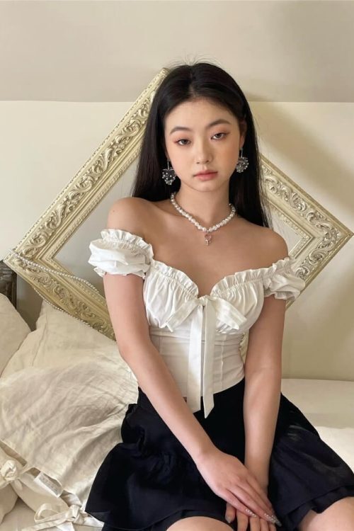 Sweetheart Off-Shoulder Top