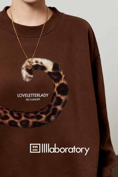 Tail Motif Sweatshirt / Leopard Print Mini Skirt