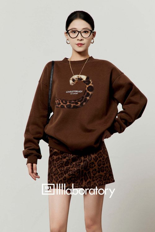 Tail Motif Sweatshirt / Leopard Print Mini Skirt
