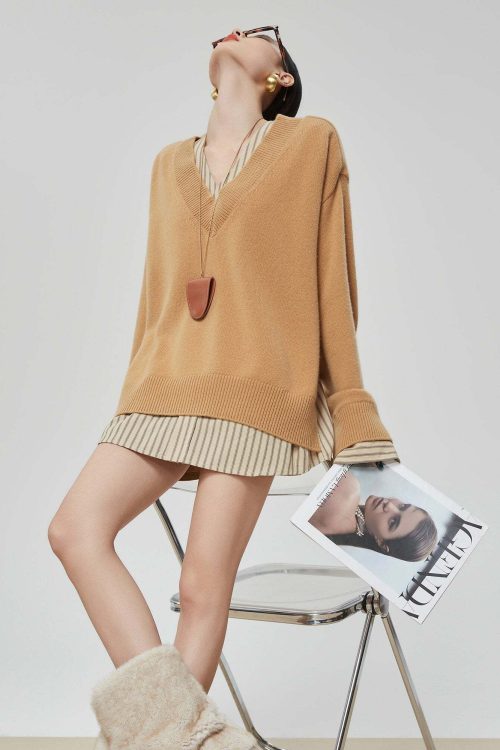 V-Neck Long Sleeve Knit Docking Shirt