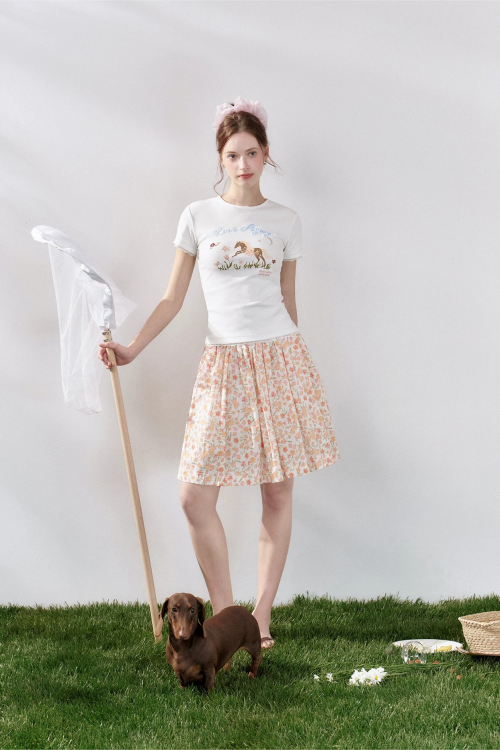 contrast-lace-trim-embroidered-graphic-slim-fit-t-shirt-5