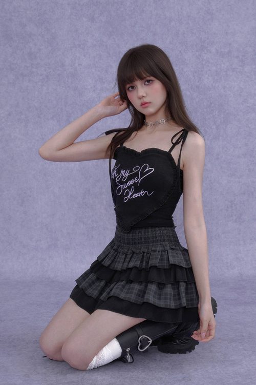 cyber-y2k-heart-graphic-camisole-3