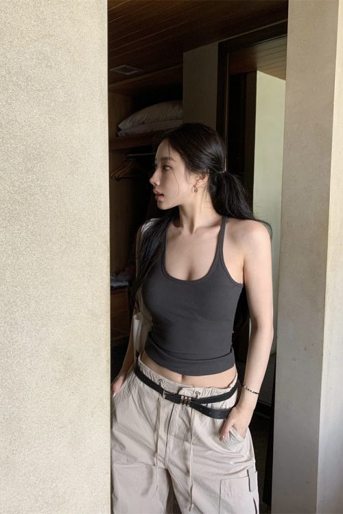 selena-solid-color-stretch-threaded-slim-u-neck-spaghetti-strap-cropped-camisole-top-7