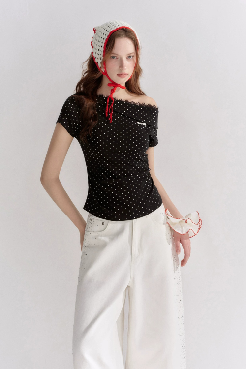 asymmetric-off-shoulder-polka-dot-lace-trim-fitted-t-shirt-5