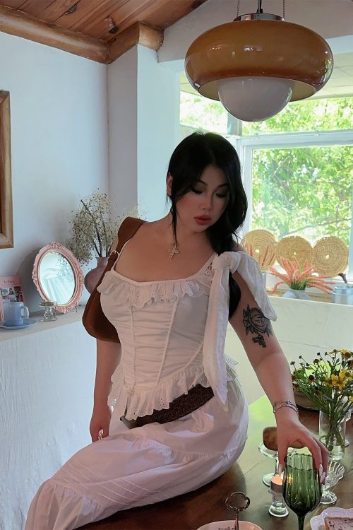 sarah-solid-color-white-plus-size-ribbon-strap-fishbone-slim-corset-top-2