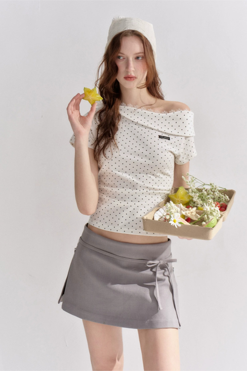 asymmetric-off-shoulder-polka-dot-lace-trim-fitted-t-shirt-6
