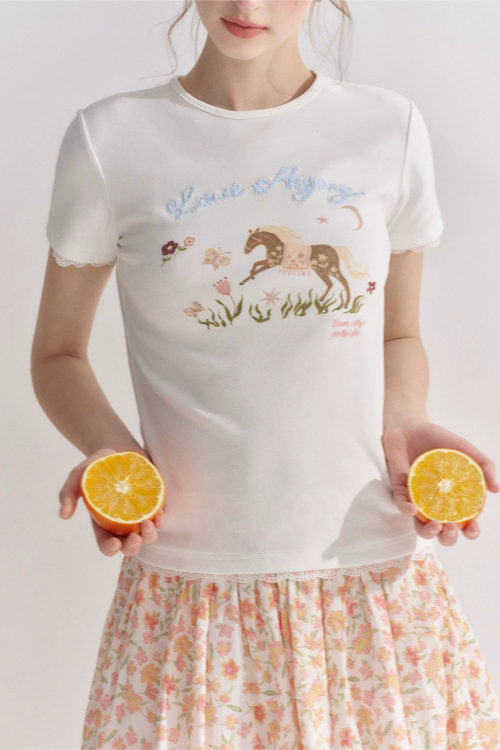 contrast-lace-trim-embroidered-graphic-slim-fit-t-shirt-4