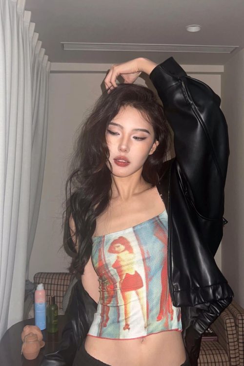 lizia-graphic-image-print-y2k-hot-girl-spaghetti-slim-camisole-cropped-top-9