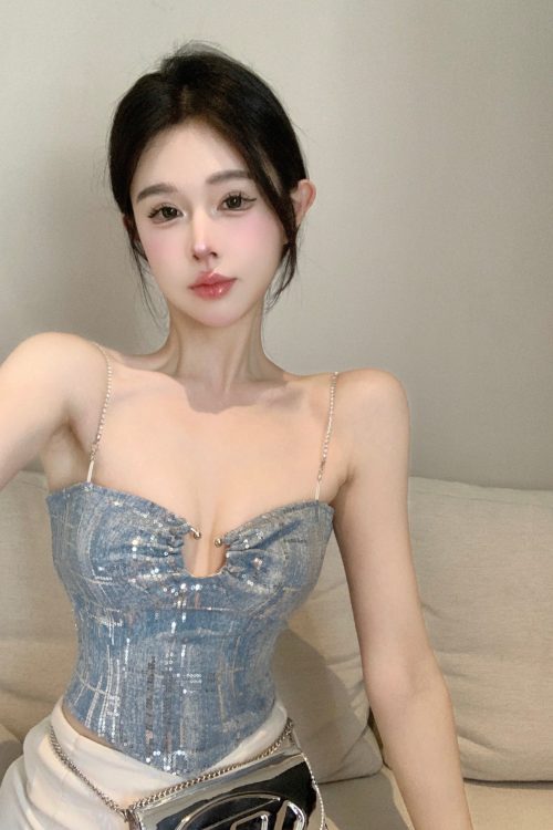 shelly-icy-blue-silver-spaghetti-strap-slim-camisole-cropped-top-18