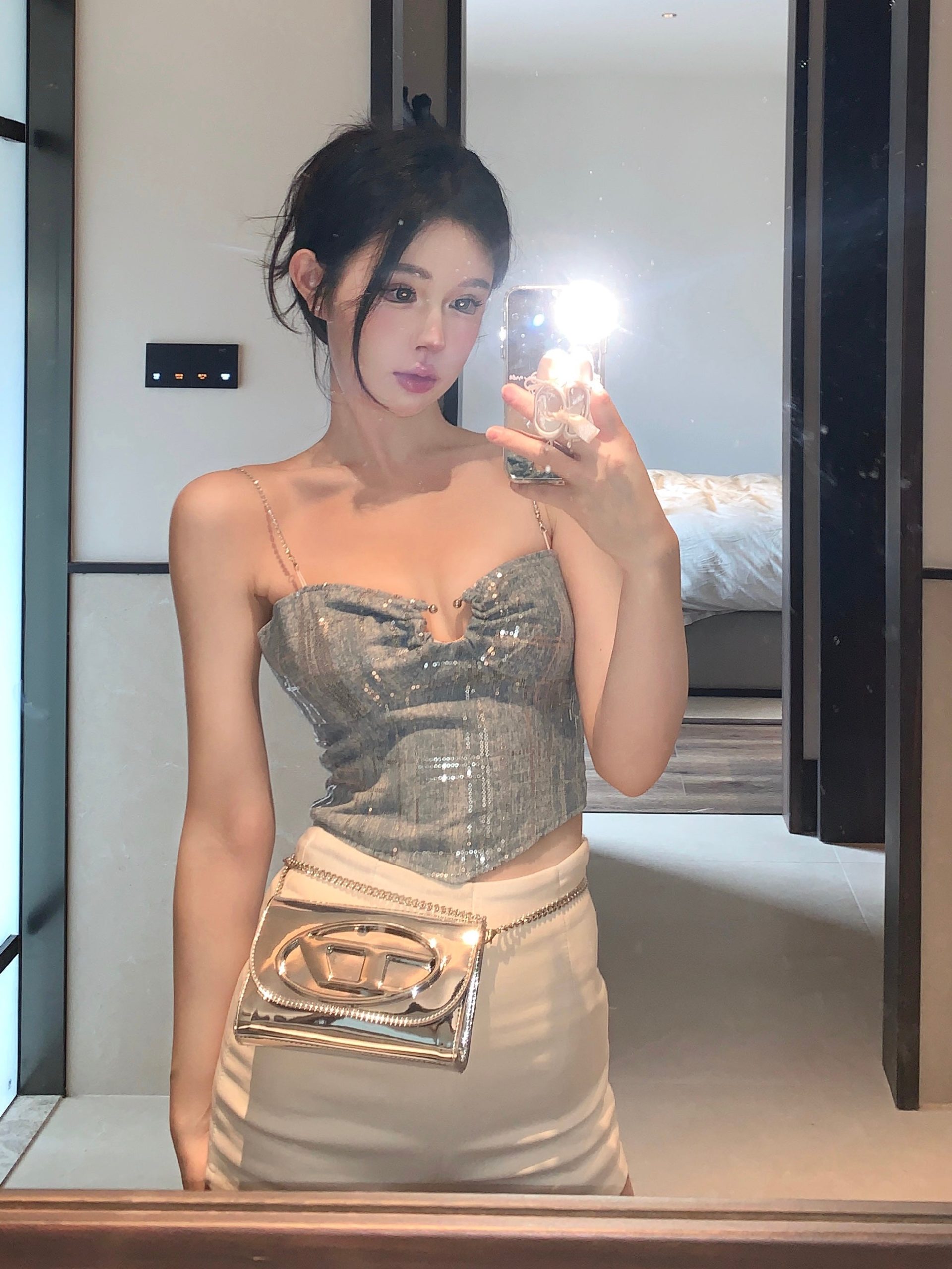 shelly-icy-blue-silver-spaghetti-strap-slim-camisole-cropped-top-10 shelly-icy-blue-silver-spaghetti-strap-slim-camisole-cropped-top-10